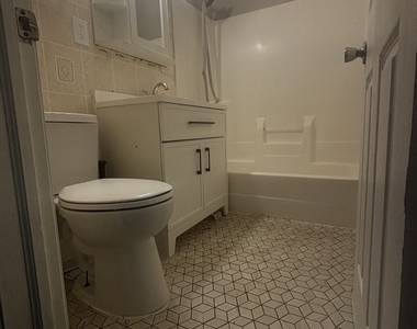 233 S Yale Avenue - Photo Thumbnail 3