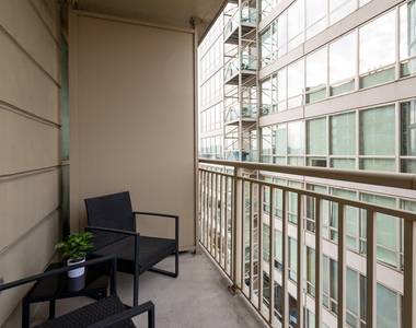 645 N Kingsbury Street - Photo Thumbnail 10