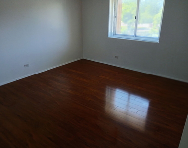 3223 W Parkway Drive - Photo Thumbnail 14