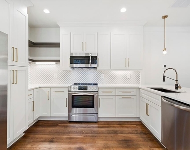 512 Ralph Mcgill Boulevard Ne - Photo Thumbnail 6