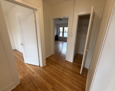 7353 N Damen Avenue - Photo Thumbnail 16