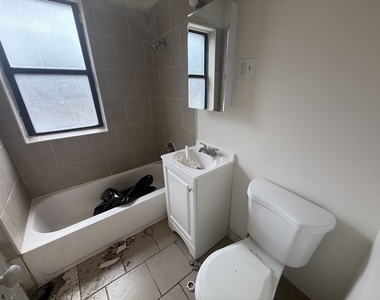 7353 N Damen Avenue - Photo Thumbnail 23