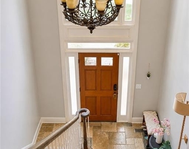 340 Nell Court - Photo Thumbnail 7