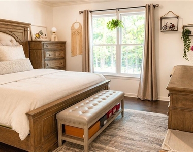 340 Nell Court - Photo Thumbnail 16