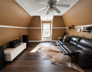 340 Nell Court - Photo Thumbnail 17