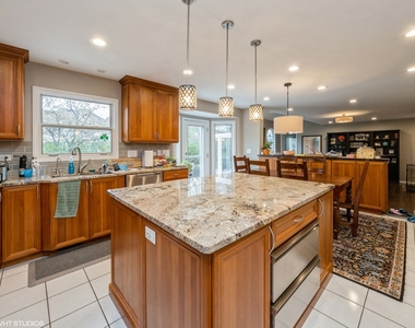 445 Blue Ash Drive - Photo Thumbnail 8