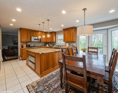 445 Blue Ash Drive - Photo Thumbnail 7