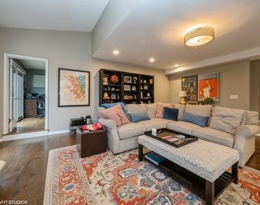 445 Blue Ash Drive - Photo Thumbnail 6