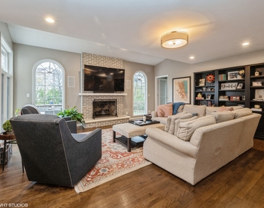445 Blue Ash Drive - Photo Thumbnail 4