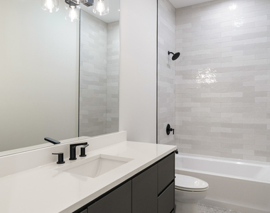 416 E 50th Place - Photo Thumbnail 24