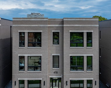 416 E 50th Place - Photo Thumbnail 3