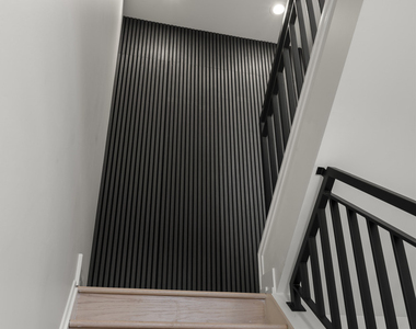 416 E 50th Place - Photo Thumbnail 2