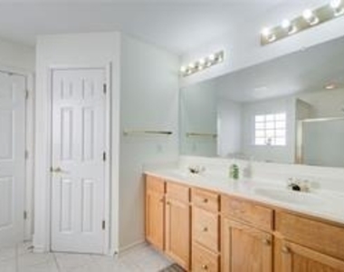 1236 Wetlands Court - Photo Thumbnail 13
