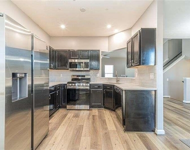 2716 Lake Park Ridge - Photo Thumbnail 12