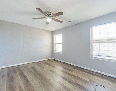 2716 Lake Park Ridge - Photo Thumbnail 18