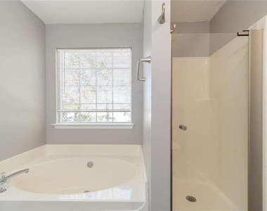 2716 Lake Park Ridge - Photo Thumbnail 28
