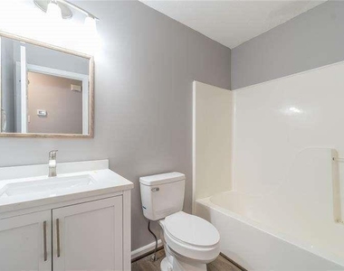 2716 Lake Park Ridge - Photo Thumbnail 21