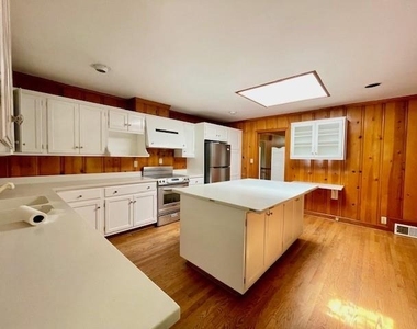 2396 Lavista Road Ne - Photo Thumbnail 6