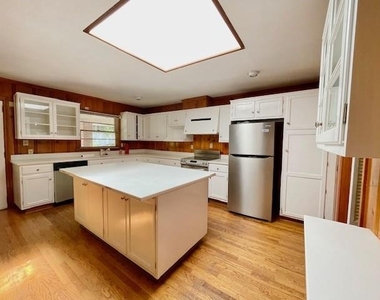 2396 Lavista Road Ne - Photo Thumbnail 5