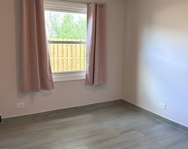 5045 Rochester Drive - Photo Thumbnail 6