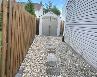 5045 Rochester Drive - Photo Thumbnail 12