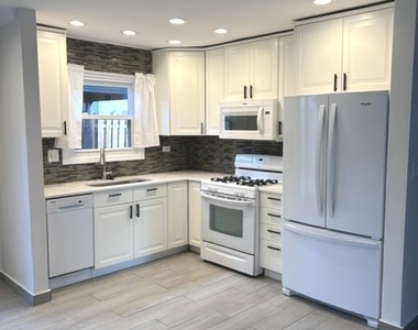 5045 Rochester Drive - Photo Thumbnail 5