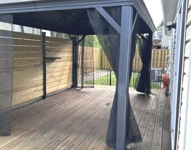5045 Rochester Drive - Photo Thumbnail 16
