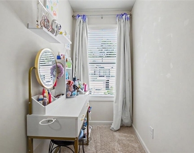 723 Woodstock Grove Drive - Photo Thumbnail 31