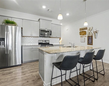 723 Woodstock Grove Drive - Photo Thumbnail 15