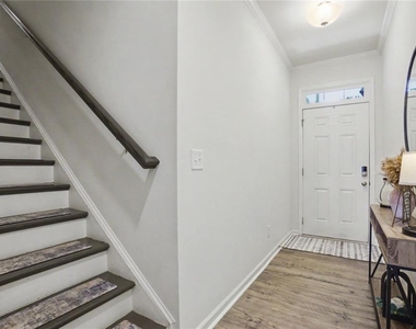 723 Woodstock Grove Drive - Photo Thumbnail 12