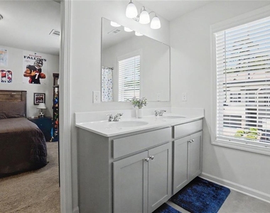 723 Woodstock Grove Drive - Photo Thumbnail 32