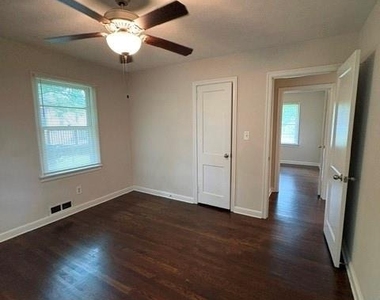 2174 Trailwood Drive Se - Photo Thumbnail 16