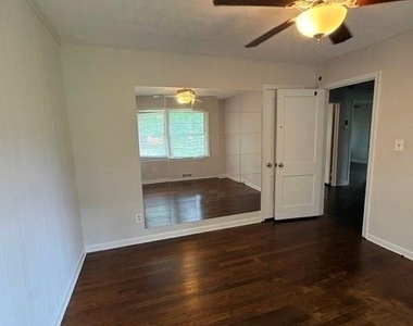 2174 Trailwood Drive Se - Photo Thumbnail 8