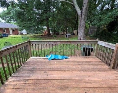 2174 Trailwood Drive Se - Photo Thumbnail 17