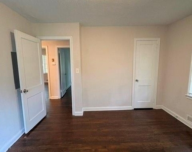 2174 Trailwood Drive Se - Photo Thumbnail 14