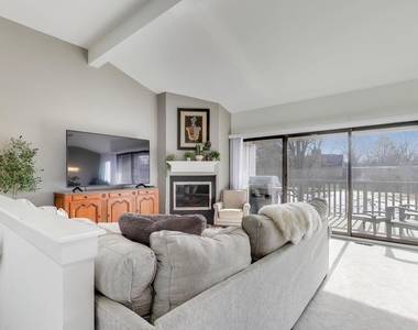 83 Thornhill Lane - Photo Thumbnail 4