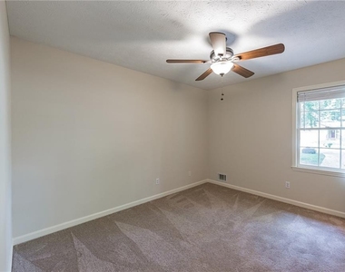 4472 Old Mabry Place Ne - Photo Thumbnail 15