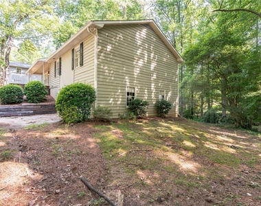 4472 Old Mabry Place Ne - Photo Thumbnail 2