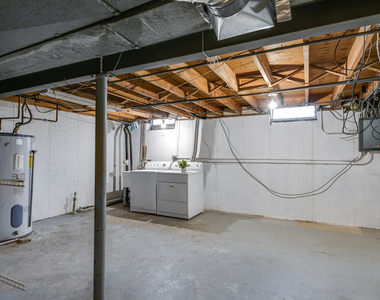 18w269 Kirkland Lane - Photo Thumbnail 19