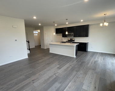 12640 S Talbot Circle - Photo Thumbnail 5
