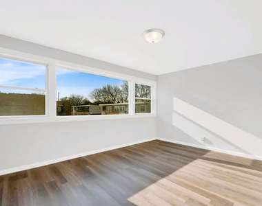 50 E 37th Street - Photo Thumbnail 2