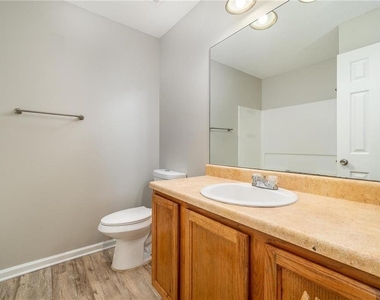7683 Creekside Lane - Photo Thumbnail 9