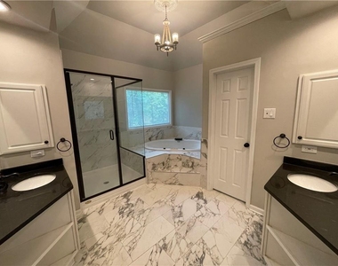 1915 Habersham Trace - Photo Thumbnail 7
