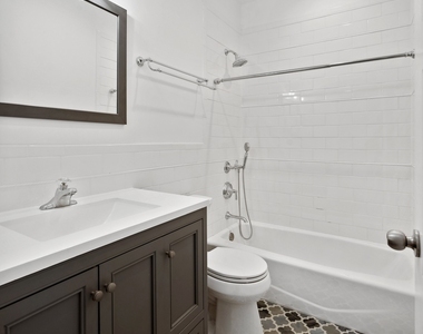2347 W Altgeld Street - Photo Thumbnail 8