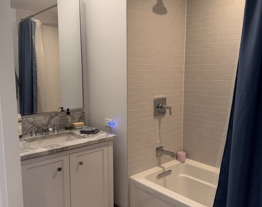 514 N Peshtigo Court - Photo Thumbnail 9