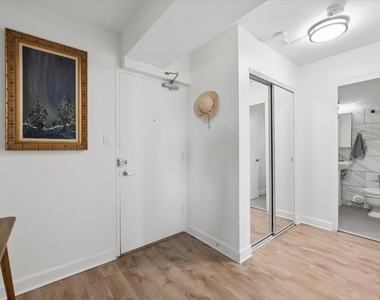 4950 N Marine Drive - Photo Thumbnail 2