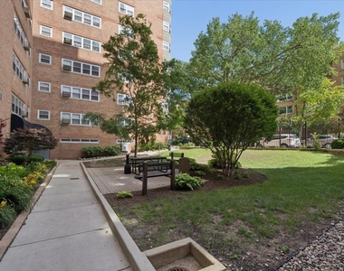 4950 N Marine Drive - Photo Thumbnail 20