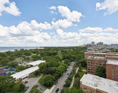 4950 N Marine Drive - Photo Thumbnail 18
