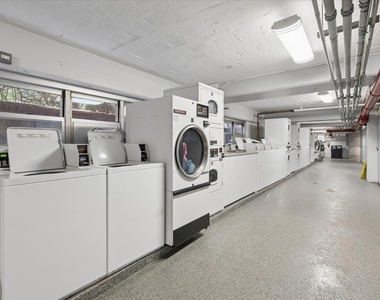 4950 N Marine Drive - Photo Thumbnail 14