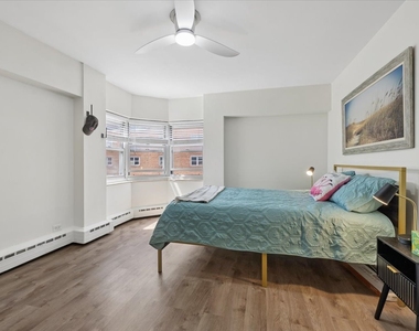 4950 N Marine Drive - Photo Thumbnail 9